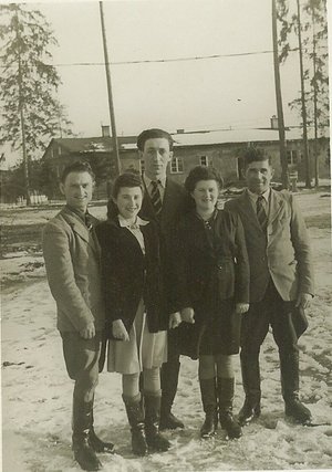 Mindel and Zelik with Mindel's father, Shimon, and her sister, Shula, and her husband, Yitzchak.JPG